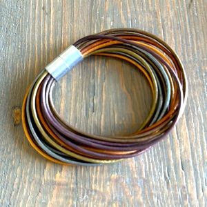 SUKI USA Leather Magnetic Bracelet